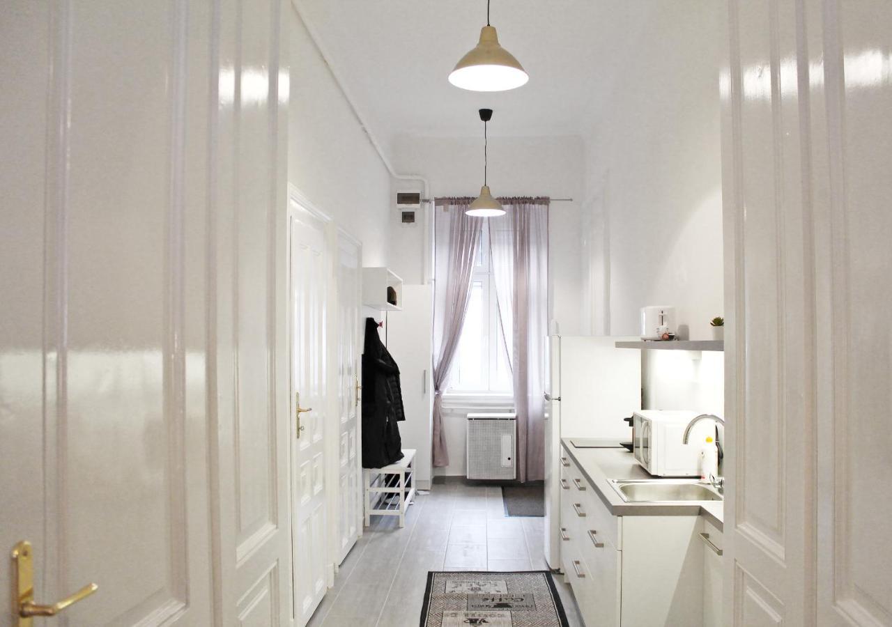 Luxury New Apartment With Gallery At Dob Street Nearby Gozsdu Court Budapest Exterior foto