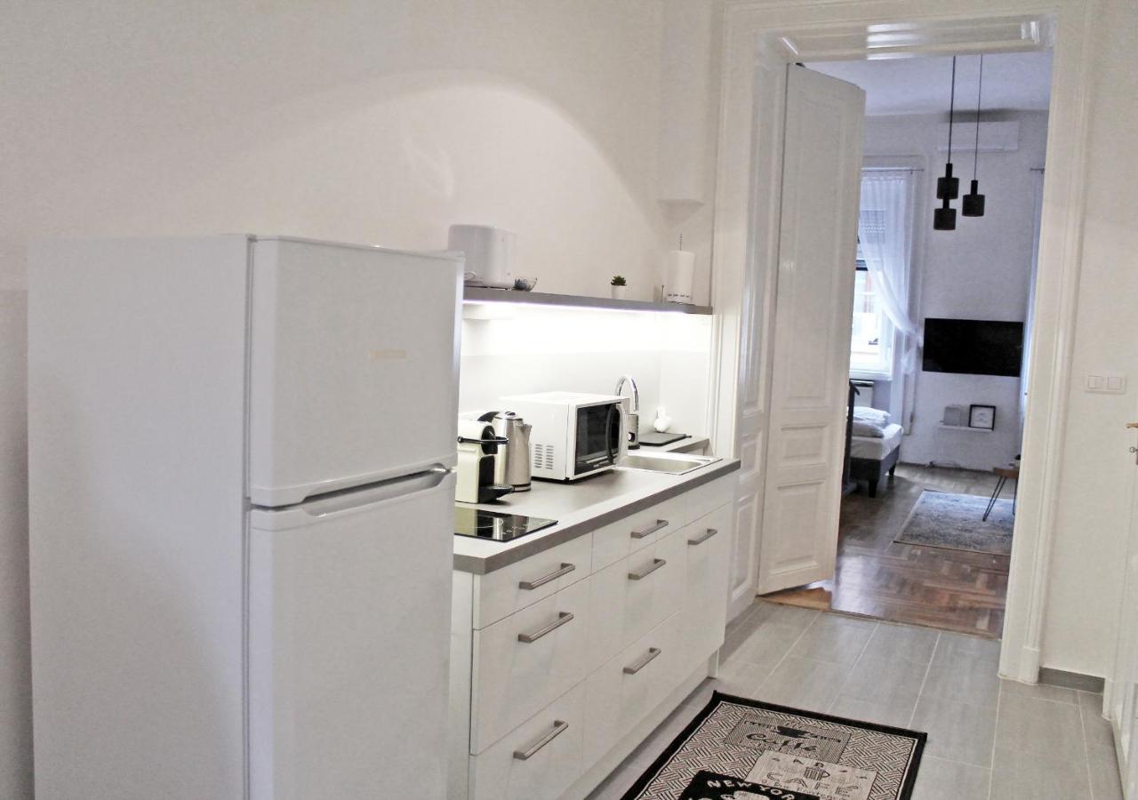 Luxury New Apartment With Gallery At Dob Street Nearby Gozsdu Court Budapest Exterior foto