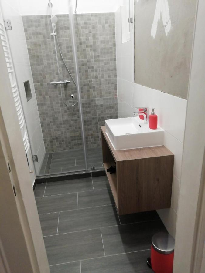 Luxury New Apartment With Gallery At Dob Street Nearby Gozsdu Court Budapest Exterior foto